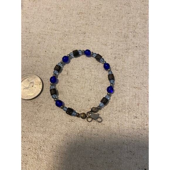 Blue and gunmetal Bead Bracelet - Picture 2 of 4